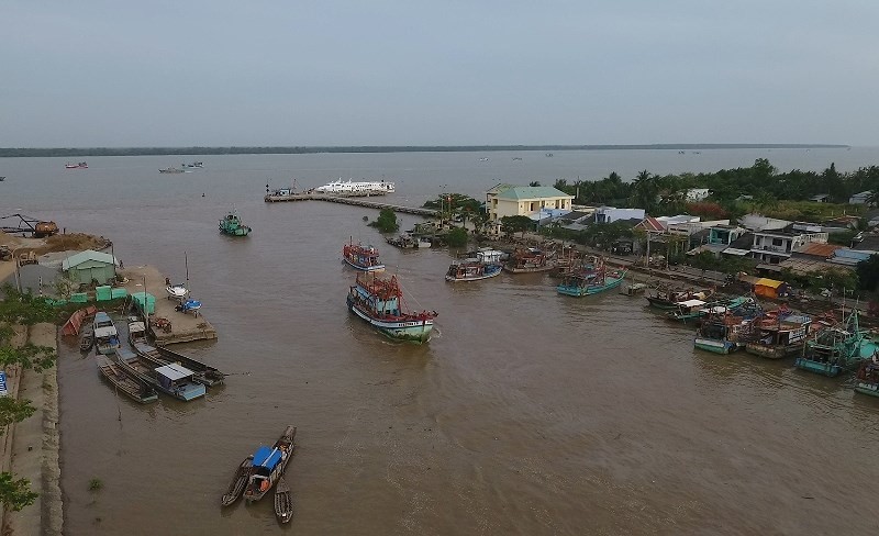 Toàn bộ 1.198 tàu thuyền, trong đó có 350 tàu đánh bắt xa bờ của Sóc Trăng đã kết nối được liên lạc và vào các khu vực trú ẩn an toàn như Côn Đảo – Vũng Tàu, những tàu đánh bắt gần bờ  vào khu vực Mỏ Ó, Bãi Giá, cảng cá Trần Đề trú ẩn. 