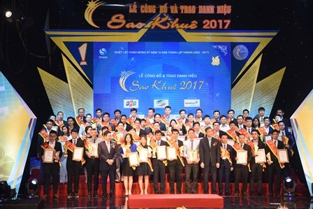 Các sản phẩm dịch vụ tiêu biểu được trao Danh hieu Sao khuê 2017. Ảnh: VNISA
