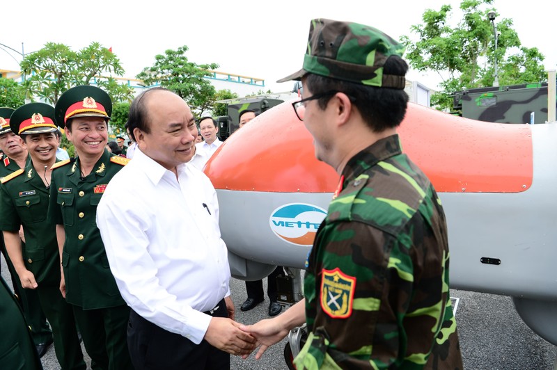 Thủ tướng đánh giá: “Viettel là ví dụ điển hình của doanh nghiệp nhà nước, cho thấy nếu có mục tiêu cao, khát vọng quốc gia, có cán bộ tốt, có cơ chế động lực tốt thì doanh nghiệp nhà nước sẽ phát triển tốt".