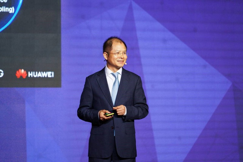 Ông Eric Xu -- Chủ tịch luân phiên Huawei. Ông Eric Xu -- Chủ tịch luân phiên Huawei.