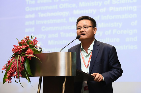 Ông Vũ Trường Ca chia sẻ về việc thành lập Chính phủ điện tử tại Việt Nam. Ông Vũ Trường Ca chia sẻ về việc thành lập Chính phủ điện tử tại Việt Nam.