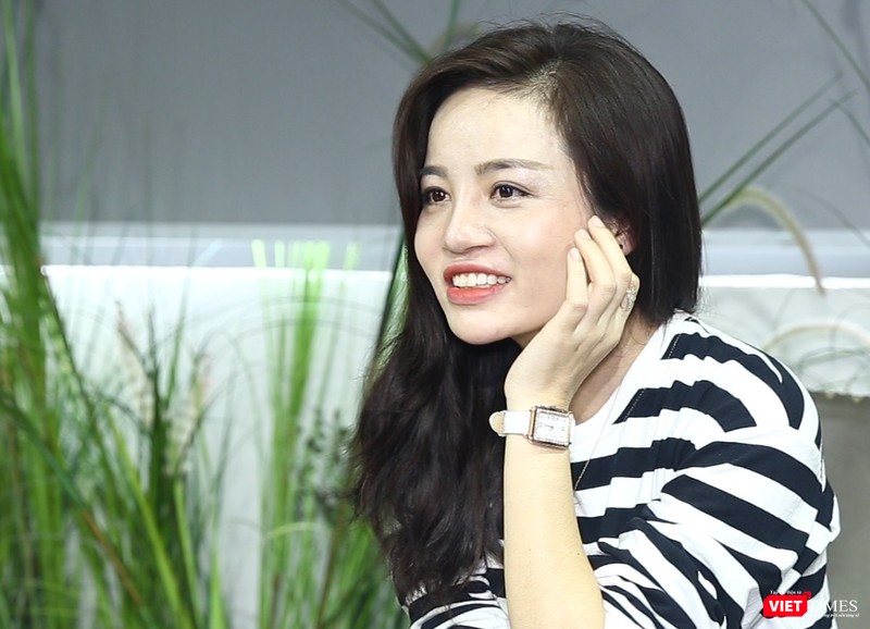 Trang Đào gửi gắm tới các chị em đang làm start-up rằng, trước mỗi lần thất bại, không nên suy nghĩ quá nhiều, hãy giảm suy nghĩ tiêu cực để hướng về phía trước. Trang Đào gửi gắm tới các chị em đang làm start-up rằng, trước mỗi lần thất bại, không nên suy nghĩ quá nhiều, hãy giảm suy nghĩ tiêu cực để hướng về phía trước.