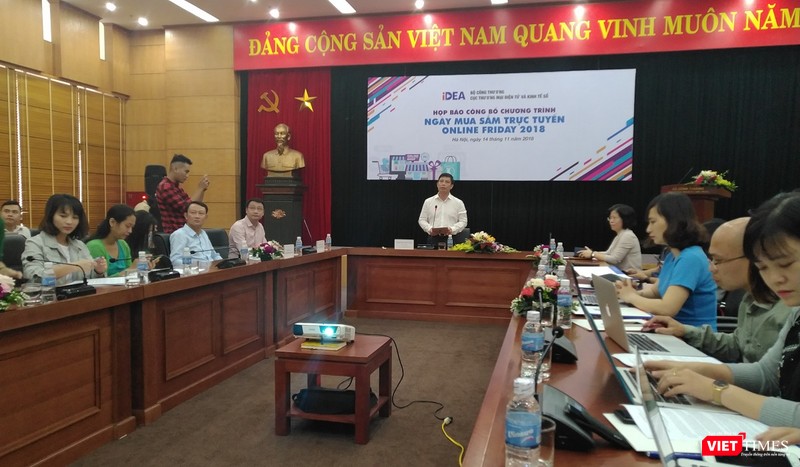 Cục trưởng Cục Thương mại Điện tử và Kinh tế số (Bộ Công thương) cho biết sự kiện trải nghiệm công nghệ số và thương mại điện tử tại phố đi bộ Hồ Hoàn Kiếm từ ngày 30/11 đến 9/12 tới Cục trưởng Cục Thương mại Điện tử và Kinh tế số (Bộ Công thương) cho biết sự kiện trải nghiệm công nghệ số và thương mại điện tử tại phố đi bộ Hồ Hoàn Kiếm từ ngày 30/11 đến 9/12 tới