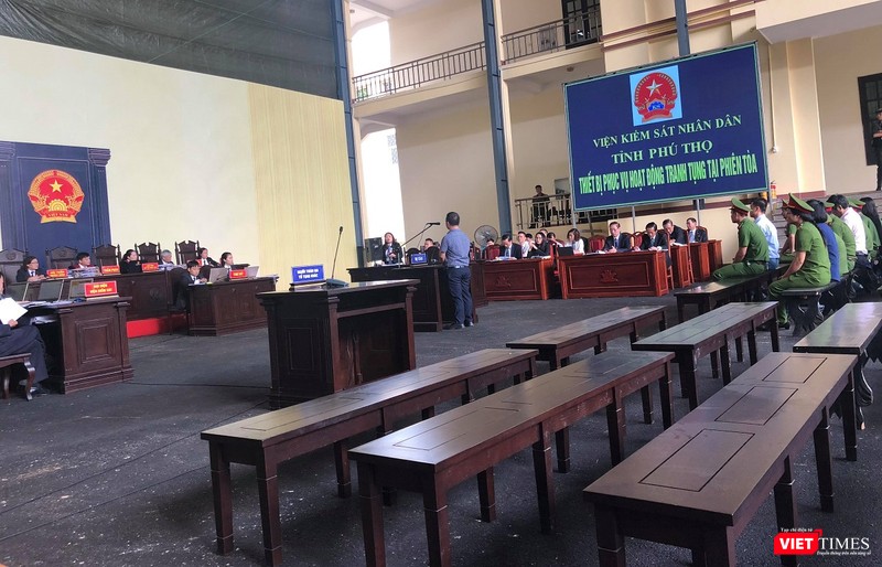 Quang cảnh phiên tòa xét xử chiều nay (17/11). Quang cảnh phiên tòa xét xử chiều nay (17/11).