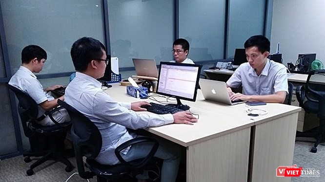 Việc xây dựng hệ sinh thái số với các sản phẩm dịch vụ nền tảng số do người Việt tự phát triển, làm chủ là vấn đề nóng hiện nay. Việc xây dựng hệ sinh thái số với các sản phẩm dịch vụ nền tảng số do người Việt tự phát triển, làm chủ là vấn đề nóng hiện nay.