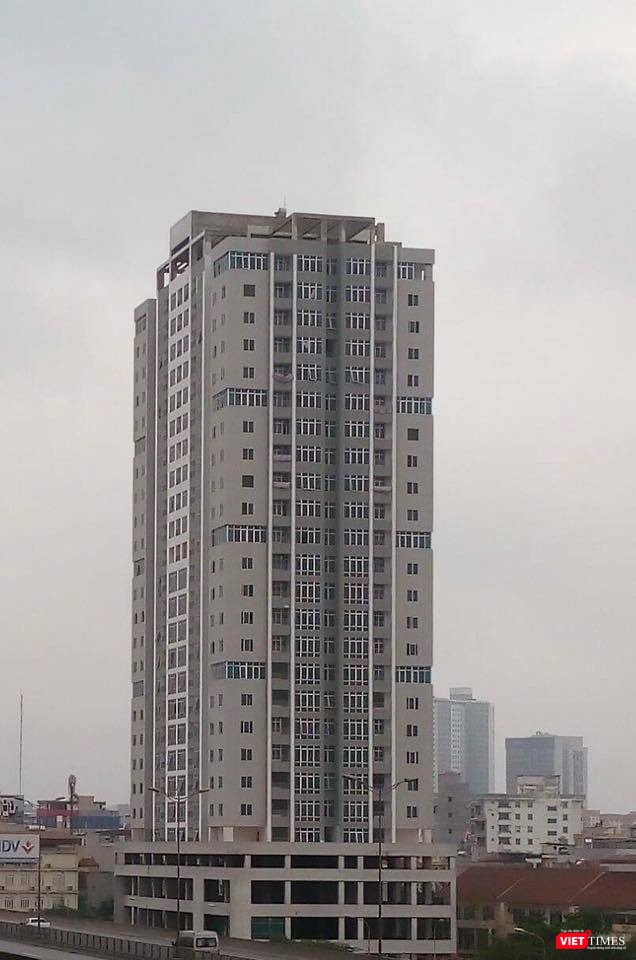 Chung cư Báo CAND trên mặt đường Nguyễn Xiển (xã Thanh Liệt, Thanh Trì, Hà Nội) đã nhiều năm phơi sương gió mà chưa thể hoàn thiện để bàn giao. Chung cư Báo CAND trên mặt đường Nguyễn Xiển (xã Thanh Liệt, Thanh Trì, Hà Nội) đã nhiều năm phơi sương gió mà chưa thể hoàn thiện để bàn giao.