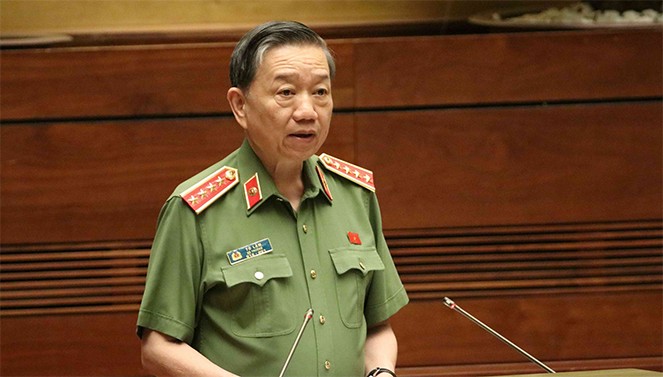 Bộ trưởng Bộ Công an Tô Lâm trình bày tờ trình dự án Luật Xuất cảnh, nhập cảnh của công dân Việt Nam Bộ trưởng Bộ Công an Tô Lâm  trình bày tờ trình dự án Luật Xuất cảnh, nhập cảnh của công dân Việt Nam