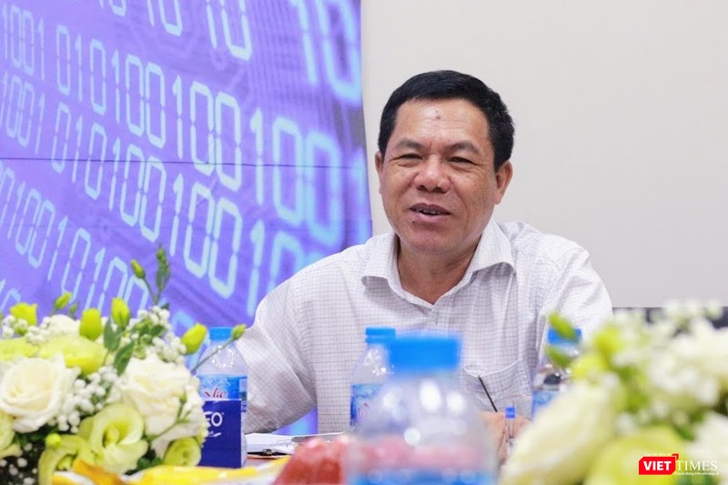 Phó Tổng Biên tập phụ trách Lê Đức Sảo báo cáo một số chuyển đổi trong hoạt động của VietTimes.