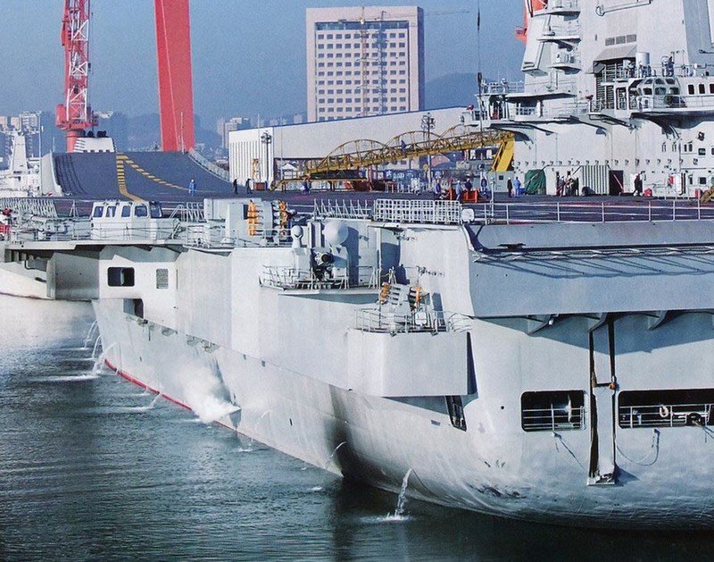 Cận cảnh tàu sân bay Thi Lang Cận cảnh tàu sân bay Thi Lang