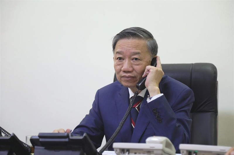 Bộ trưởng Tô Lâm điện đàm với với bà Priti Patel, Bộ trưởng Bộ Nội vụ Liên hiệp Vương quốc Anh và Bắc Ireland. Bộ trưởng Tô Lâm điện đàm với với bà Priti Patel, Bộ trưởng Bộ Nội vụ Liên hiệp Vương quốc Anh và Bắc Ireland.