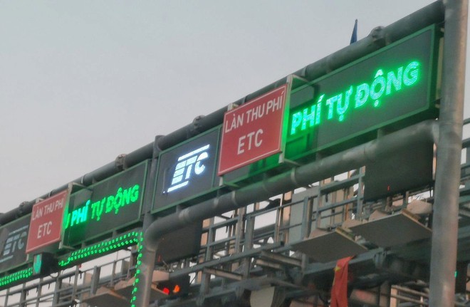 Doanh nghiệp được Bộ GTVT chỉ định cung cấp công nghệ thu phí không dừng cho 44 trạm thu phí bất ngờ xin rút lui do đầu tư nhiều năm không hiệu quả.