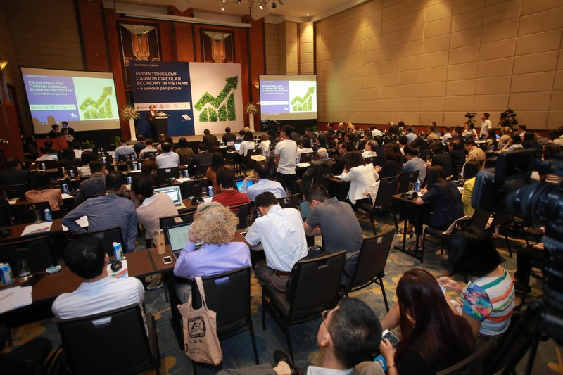 Hội thảo đã thảo luận các vấn đề chính sách và tầm nhìn của Việt Nam trong việc thúc đẩy nền kinh tế tuần hoàn, các điển hình thành công tại Thụy Điển và trong khu vực, cách thức các doanh nghiệp có thể tiếp cận nguồn vốn