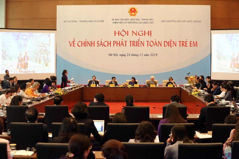 Hội nghị về chính sách phát triển toàn diện trẻ em thể hiện quan điểm, chủ trương nhất quán của Đảng, Nhà nước dành những gì tốt nhất cho trẻ em. Hội nghị về chính sách phát triển toàn diện trẻ em thể hiện quan điểm, chủ trương nhất quán của Đảng, Nhà nước dành những gì tốt nhất cho trẻ em.