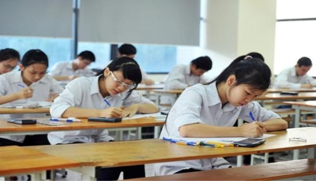 Năm học 2019 - 2020, ngành Giáo dục TP. Hà Nội đổi mới công tác tuyển sinh lớp 10 theo phương thức thi tuyển 4 môn (Toán, Ngữ văn, Ngoại ngữ và Lịch sử). Năm học 2019 - 2020, ngành Giáo dục TP. Hà Nội đổi mới công tác tuyển sinh lớp 10 theo phương thức thi tuyển 4 môn (Toán, Ngữ văn, Ngoại ngữ và Lịch sử).