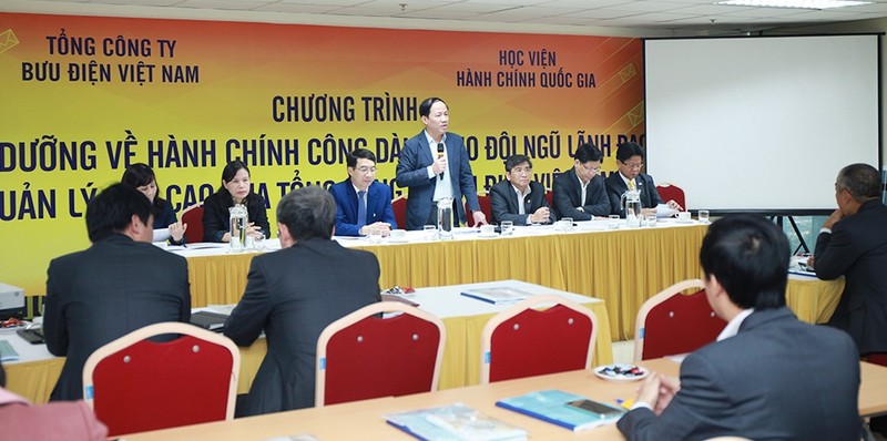 Thứ trưởng Bộ Thông tin và Truyền thông Phạm Anh Tuấn phát biểu tại khóa học. Ảnh: Kiều Minh Thứ trưởng Bộ Thông tin và Truyền thông Phạm Anh Tuấn phát biểu tại khóa học. Ảnh: Kiều Minh