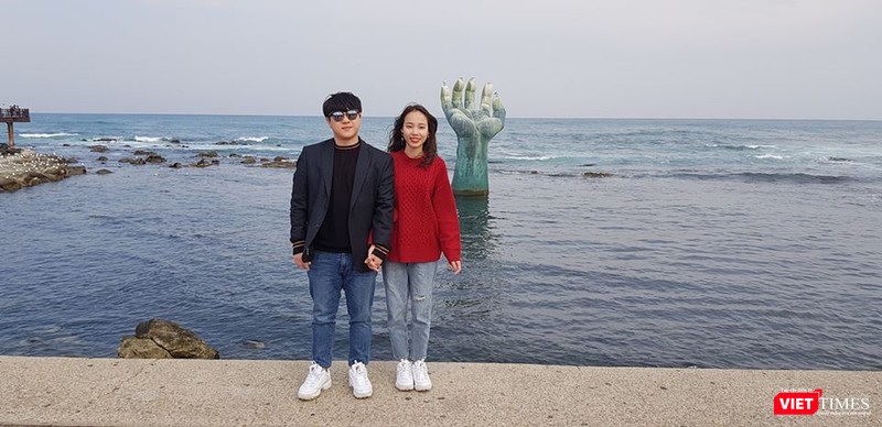 Phạm Huệ và người chồng mới cưới đang sống tại Deagu (Hàn Quốc). Ảnh: Facebook nhân vật.