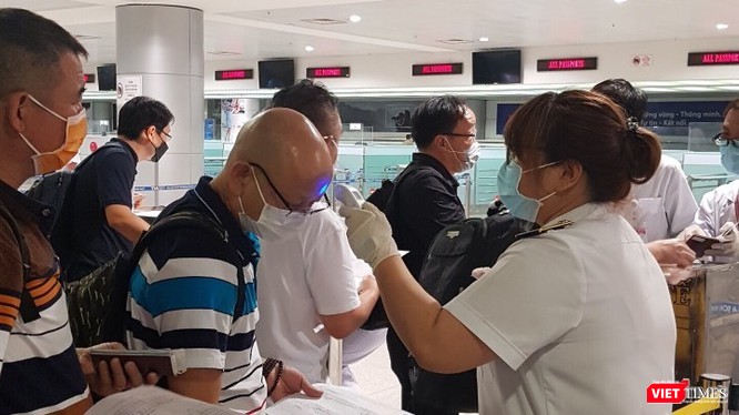 Bác bỏ khái niệm “Hộ chiếu miễn dịch” với COVID-19 ảnh 4 Chuyên gia Việt Nam lên tiếng về quan điểm để COVID-19 lan truyền nhằm tạo miễn dịch cộng đồng