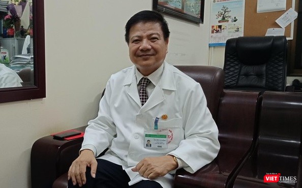 GS.TS Nguyễn Văn Kính - Chủ tịch Hội Truyền nhiễm Việt Nam, nguyên Giám đốc Bệnh viện bệnh Nhiệt đới Trung ương. GS.TS Nguyễn Văn Kính - Chủ tịch Hội Truyền nhiễm Việt Nam, nguyên Giám đốc Bệnh viện bệnh Nhiệt đới Trung ương.