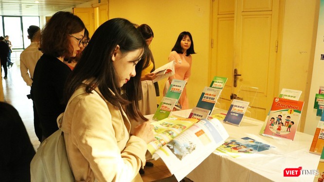 Các bộ SGK xã hội hóa được công bố công khai, lấy ý kiến rộng rãi.