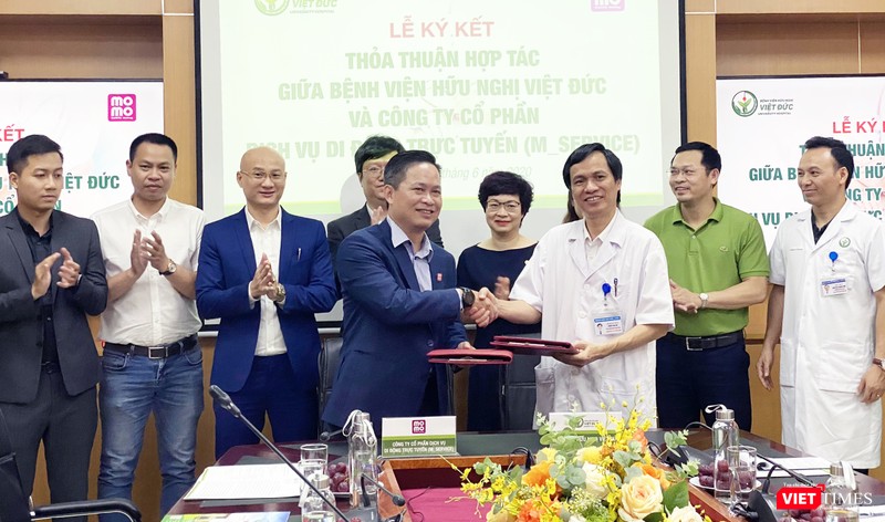 Bệnh viện Hữu nghị Việt Đức và MoMo kí thỏa thuận hợp tác về việc thanh toán viện phí, phí đăng ký khám chữa bệnh bằng ví điện tử.