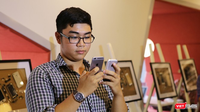 Trong cuộc đua gay gắt về thông tin, báo chí chính thống có cơ hội khẳng định vị thế, xác nhận nguồn tin, giám sát thông tin và đào sâu hơn nữa giá tri mà thông tin đó mang lại. Trong cuộc đua gay gắt về thông tin, báo chí chính thống có cơ hội khẳng định vị thế, xác nhận nguồn tin, giám sát thông tin và đào sâu hơn nữa giá tri mà thông tin đó mang lại.