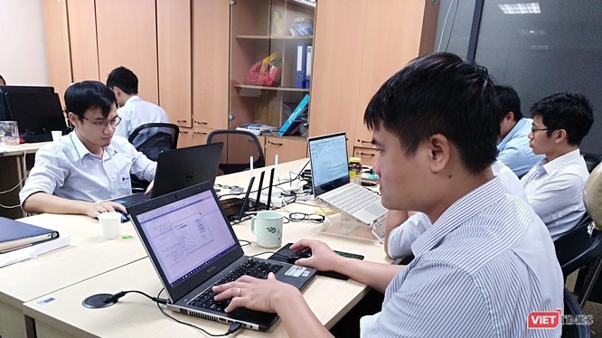 Các cơ quan, tổ chức có thể chủ động trong việc đưa ra quyết định triển khai chuyển đổi số nhanh hay chậm. Các cơ quan, tổ chức có thể chủ động trong việc đưa ra quyết định triển khai chuyển đổi số nhanh hay chậm.