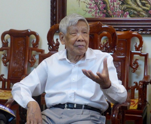 Nguyên Tổng bí thư Lê Khả Phiêu từ trần vào 2h52 ngày 7/8 tại Hà Nội do tuổi cao sức yếu. Nguyên Tổng bí thư Lê Khả Phiêu từ trần vào 2h52 ngày 7/8 tại Hà Nội do tuổi cao sức yếu.