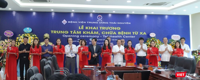 Lễ khai trương Trung tâm khám chữa bệnh từ xa tại BV TW Thái Nguyên.