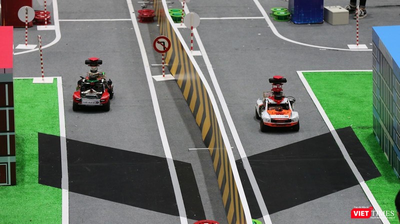 Hơn 1.000 thí sinh từ 40 trường đại học tại Việt Nam và 8 trường đại học tại 8 quốc gia trên thế giới đăng ký tham gia Cuộc đua số 2020.