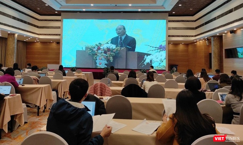 Hội nghị được thực hiện trực tuyến, kết nối các địa phương trên toàn quốc (ảnh chụp từ Trung tâm báo chí của hội nghị). Hội nghị được thực hiện trực tuyến, kết nối các địa phương trên toàn quốc (ảnh chụp từ Trung tâm báo chí của hội nghị).