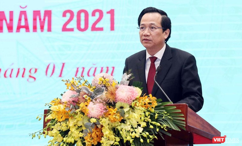 Bộ trưởng Đào Ngọc Dung cho biết năm 2021, Bộ sẽ tiếp tục đẩy mạnh cải cách hành chính, ứng dụng công nghệ thông tin nhằm đáp ứng tốt hoạt động quản lý, chỉ đạo, điều hành thực hiện nhiệm vụ về lao động, người có công và xã hội. Ảnh: Bộ LĐ-TB&XH.