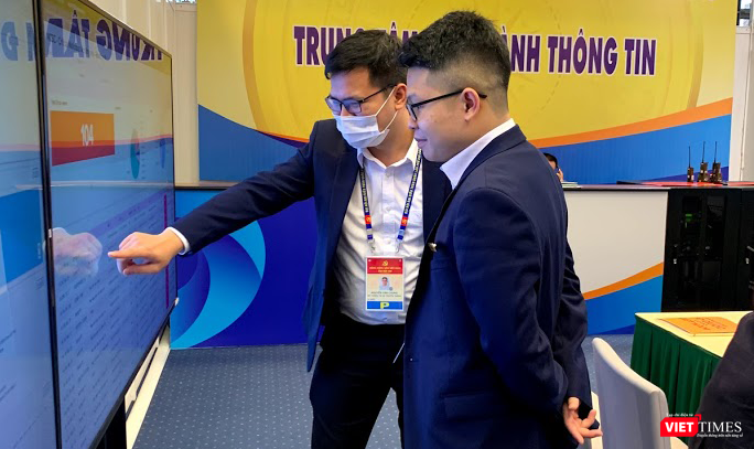 Trung tâm trực giám sát, bảo đảm an toàn thông tin 24/24 và xử lý tấn công mạng tại địa điểm tổ chức Hội nghị. Trung tâm trực giám sát, bảo đảm an toàn thông tin 24/24 và xử lý tấn công mạng tại địa điểm tổ chức Hội nghị.