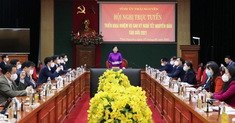 Bà Nguyễn Thanh Hải - Ủy viên Ban Chấp hành Trung ương Đảng, Bí thư Tỉnh ủy, Trưởng Đoàn đại biểu Quốc hội tỉnh phát biểu kết luận hội nghị Bà Nguyễn Thanh Hải - Ủy viên Ban Chấp hành Trung ương Đảng, Bí thư Tỉnh ủy, Trưởng Đoàn đại biểu Quốc hội tỉnh phát biểu kết luận hội nghị