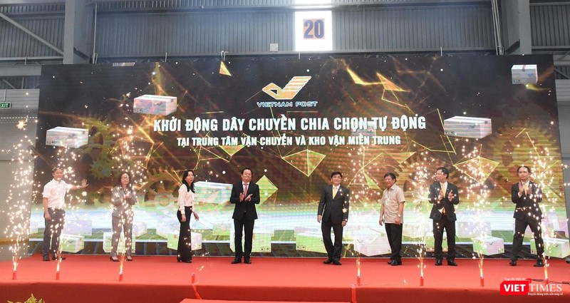 Lãnh đạo Vietnam Post và UBND TP. Đà Nẵng khai trương hệ thống chia chọn. Lãnh đạo Vietnam Post và UBND TP. Đà Nẵng khai trương hệ thống chia chọn.