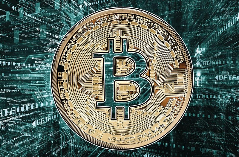 Sự kiện đồng tiền ảo Bitcoin đạt đỉnh khoảng 57.000 USD (hơn 1,3 tỉ đồng) vào tháng 2 /2021 khiến đông đảo người dùng Việt lao vào cuộc chơi các loại tiền ảo mới. Sự kiện đồng tiền ảo Bitcoin đạt đỉnh khoảng 57.000 USD (hơn 1,3 tỉ đồng) vào tháng 2 /2021 khiến đông đảo người dùng Việt lao vào cuộc chơi các loại tiền ảo mới.