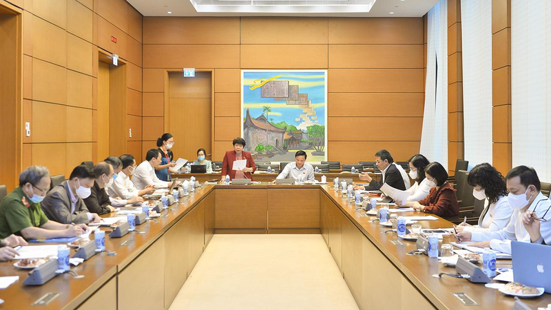 Toàn cảnh Phiên họp thứ 6 của Tổ công tác của Ủy ban Thường vụ Quốc hội thực hiện Nghị quyết số 30 của Quốc hội liên quan đến công tác phòng, chống dịch Covid-19 với chủ đề về ứng dụng công nghệ thông tin trong phòng, chống dịch Covid-19 và cơ hội chuyển đổi số