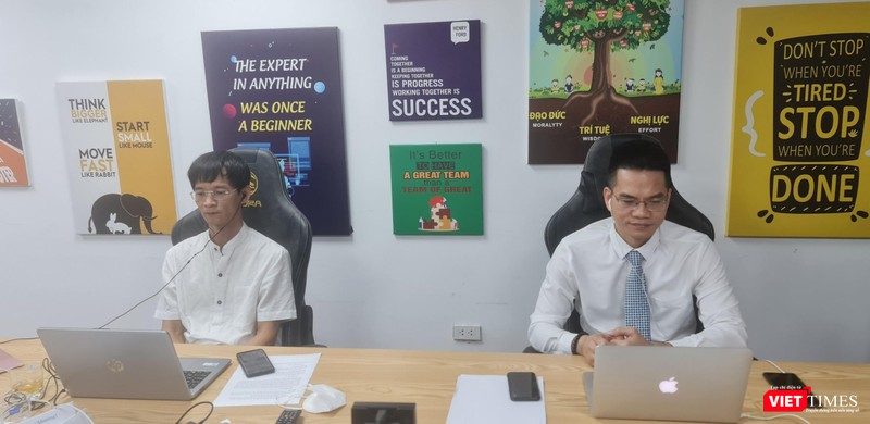 Ông Nguyễn Xuân Cường - Chủ tịch VIRESA (trái) và ông Đỗ Việt Hùng - Tổng Thư ký trao đổi với trực tuyến báo chí tại buổi công bố. Ông Nguyễn Xuân Cường - Chủ tịch VIRESA (trái) và ông Đỗ Việt Hùng - Tổng Thư ký trao đổi với trực tuyến báo chí tại buổi công bố.