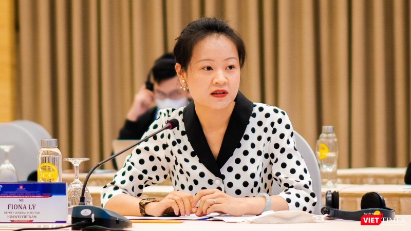 Bà Fiona Li - Phó Tổng Giám đốc Huawei Việt Nam. Bà Fiona Li - Phó Tổng Giám đốc Huawei Việt Nam.