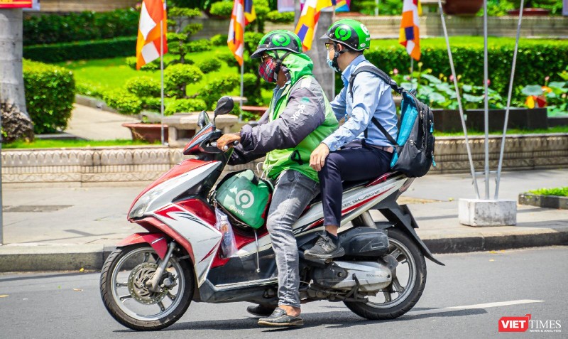 Gojek gửi thông báo trong đêm 17/11 về việc mở lại dịch vụ xe ôm công nghệ - Ảnh minh họa.