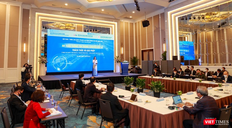 Hội thảo quốc tế Ngày An toàn thông tin Việt Nam năm 2021 được tổ chức kết hợp trực tuyến và trực tiếp. Hội thảo quốc tế Ngày An toàn thông tin Việt Nam năm 2021 được tổ chức kết hợp trực tuyến và trực tiếp.