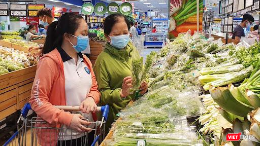 Người tiêu dùng Việt có xu hướng tiết kiệm chi tiêu trong mùa dịch Người tiêu dùng Việt có xu hướng tiết kiệm chi tiêu trong mùa dịch
