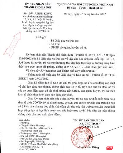 Phó Chủ tịch UBND TP. Hà Nội Chử Xuân Dũng vừa ký văn bản hỏa tốc giao UBND các quận, huyện, thị xã quyết định việc cho trẻ học trực tuyến hay trực tiếp. Phó Chủ tịch UBND TP. Hà Nội Chử Xuân Dũng vừa ký văn bản hỏa tốc giao UBND các quận, huyện, thị xã quyết định việc cho trẻ học trực tuyến hay trực tiếp.