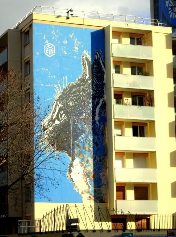 Ảnh tranh tường ở Paris (Pháp) do tác giả chụp. Ảnh tranh tường ở Paris (Pháp) do tác giả chụp.