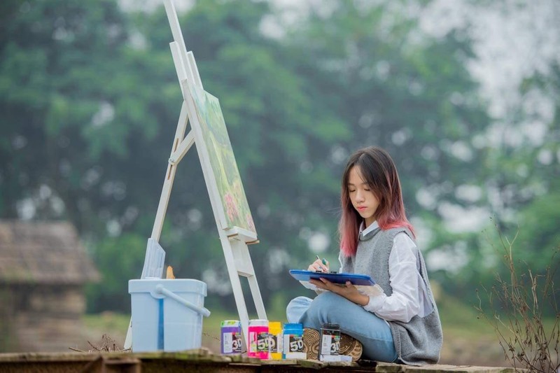 Em Nguyễn Linh Chi - học sinh trường THCS Marie Curie (Hà Nội). Em Nguyễn Linh Chi - học sinh trường THCS Marie Curie (Hà Nội).