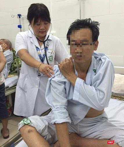 Việc chẩn đoán sốt xuất huyết sớm rất quan trọng, để có thể đưa người bệnh đến cơ sở y tế ngay khi có dấu hiệu ban đầu. Việc chẩn đoán sốt xuất huyết sớm rất quan trọng, để có thể đưa người bệnh đến cơ sở y tế ngay khi có dấu hiệu ban đầu.