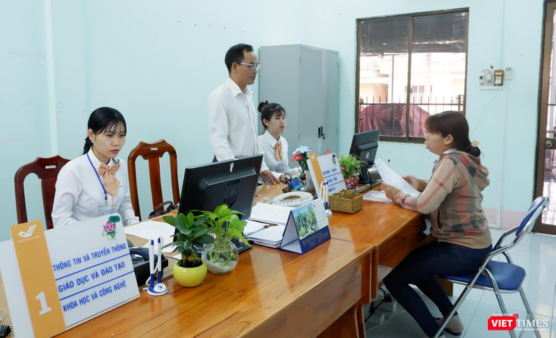 Cả nước hiện có hơn 40 tỉnh, thành phố bố trí trụ sở, trang thiết bị của bộ phận một cửa các cấp tại bưu điện. Cả nước hiện có hơn 40 tỉnh, thành phố bố trí trụ sở, trang thiết bị của bộ phận một cửa các cấp tại bưu điện.