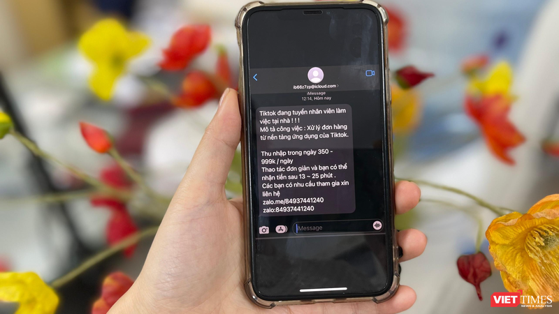 Gần đây, nhiều người dân nhận được tin nhắn với nội dung TikTok đang tuyển nhân viên làm việc tại nhà, việc nhẹ lương cao,...