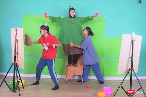 Hậu trường cảnh quay Wolfoo Parody được thực hiện tại studio của Sconnect. Hậu trường cảnh quay Wolfoo Parody được thực hiện tại studio của Sconnect.