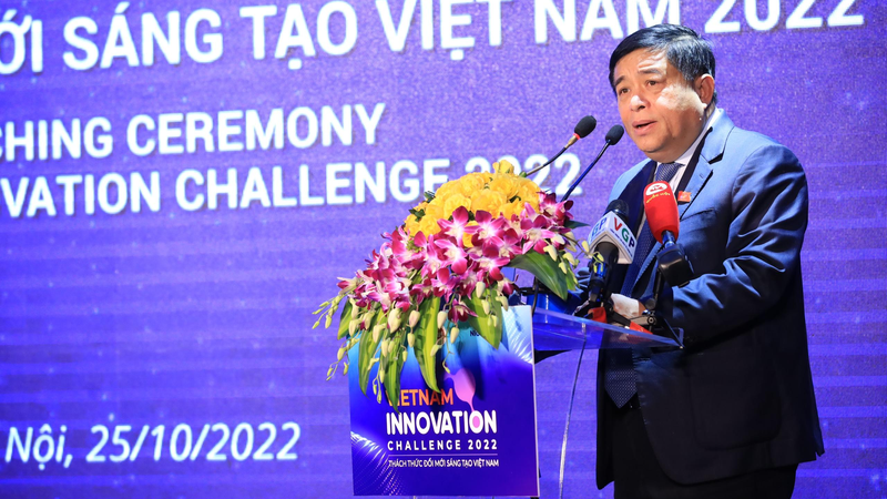 Bộ trưởng Nguyễn Chí Dũng cho biết chương trình Thách thức Đổi mới sáng tạo Việt Nam 2022 hướng đến hỗ trợ, phát triển 500 doanh nghiệp tiên phong đổi mới sáng tạo dẫn dắt nền kinh tế vào năm 2030. Bộ trưởng Nguyễn Chí Dũng cho biết chương trình Thách thức Đổi mới sáng tạo Việt Nam 2022 hướng đến hỗ trợ, phát triển 500 doanh nghiệp tiên phong đổi mới sáng tạo dẫn dắt nền kinh tế vào năm 2030.