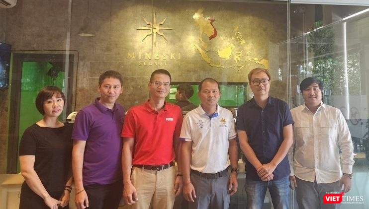 Phái đoàn EFC và VIRESA thăm quan cơ sở hạ tầng tại Mineski – một trong số các đối tác sản xuất nội dung thi đấu tại SEA Games 3. Ảnh: VIRESA cung cấp. Phái đoàn EFC và VIRESA thăm quan cơ sở hạ tầng tại Mineski – một trong số các đối tác sản xuất nội dung thi đấu tại SEA Games 3. Ảnh: VIRESA cung cấp.